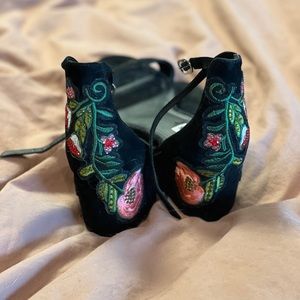 Floral embroidered Steve Madden Heels